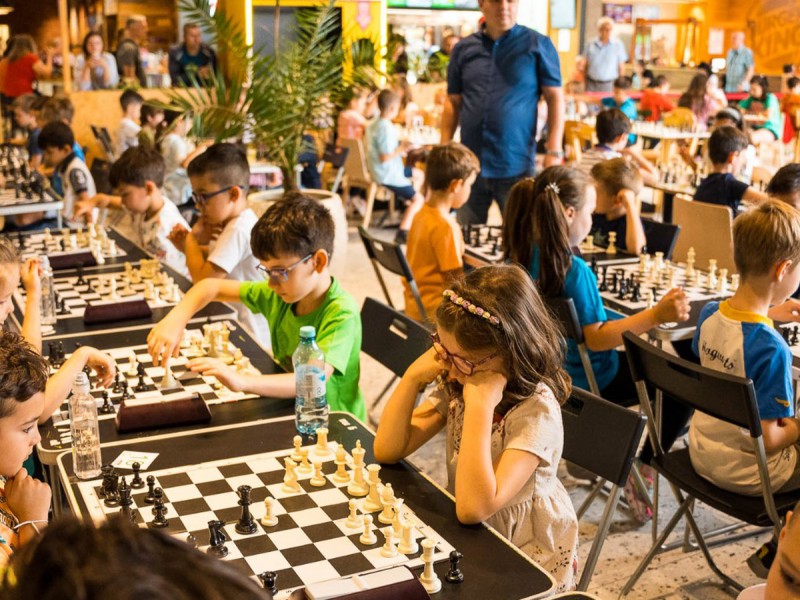 Subscription to chess lessons for children in Bucharest