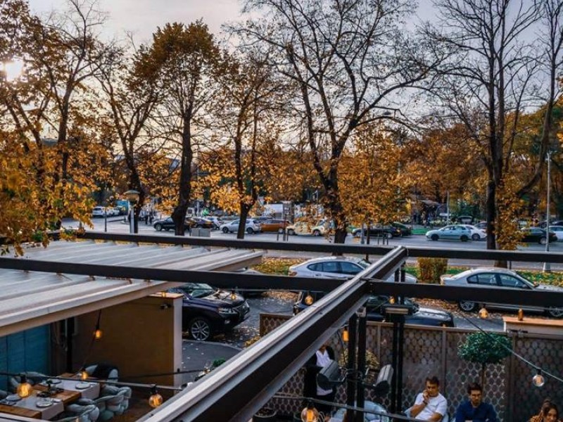 Cină romantică gourmet într-un restaurant de excepție