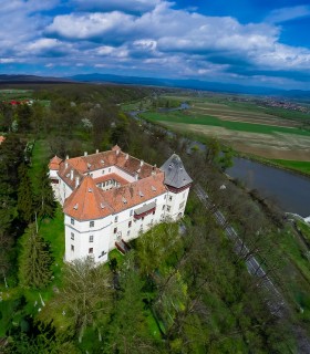 One day trip in the land of medieval castles and mansions Reghin, Mures county