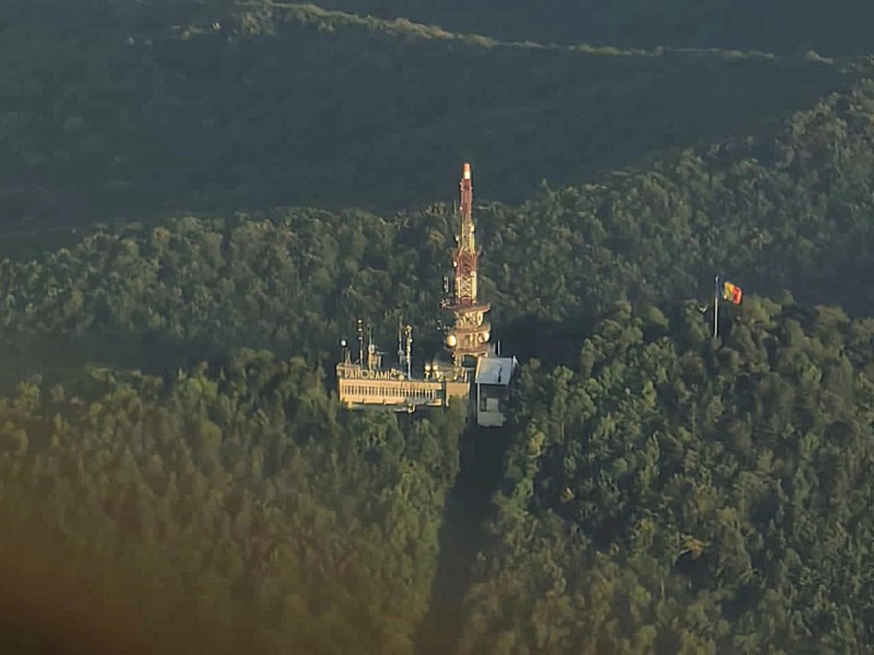 Zbor cu avionul de 60 de minute deasupra Varfului Omu