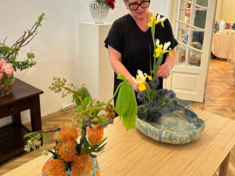 Ikebana workshop in the Victoria Finala showroom in Bucharest