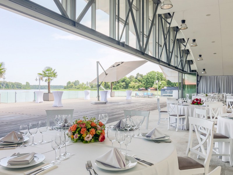 Boat trip and romantic dinner on the shores of Lake Snagov