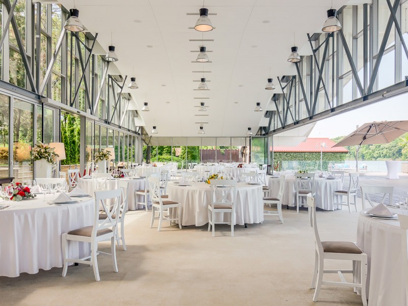 Boat trip and romantic dinner on the shores of Lake Snagov