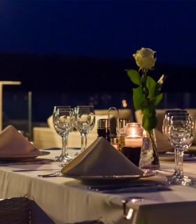 Boat trip and romantic dinner on the shores of Lake Snagov