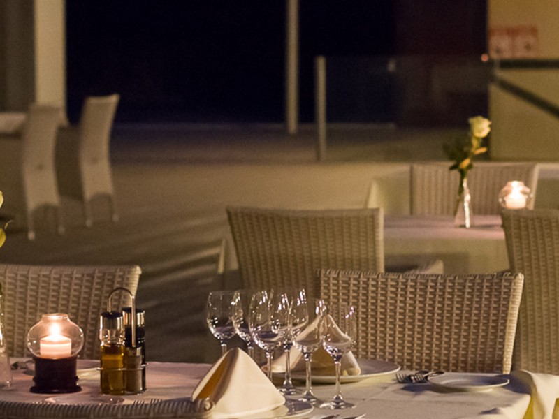 Boat trip and romantic dinner on the shores of Lake Snagov