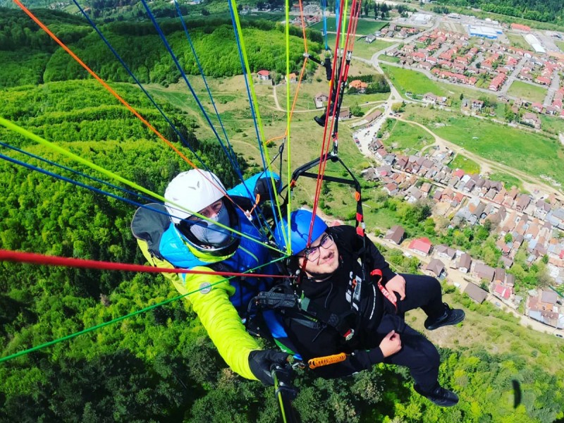 Aventura vietii tale: Zbor cu parapanta, in tandem, peste Bunloc sau Postavaru