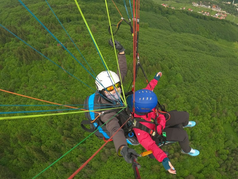 Aventura vietii tale: Zbor cu parapanta, in tandem, peste Bunloc sau Postavaru