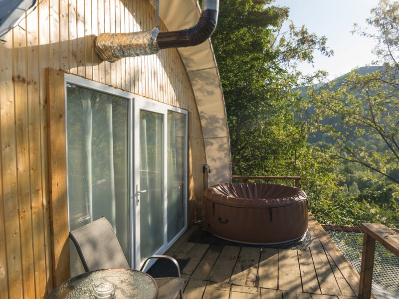 Descopera luxul in natura: Escapada in cel mai exclusivist glamping din Romania