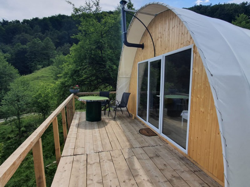 Descopera luxul in natura: Escapada in cel mai exclusivist glamping din Romania