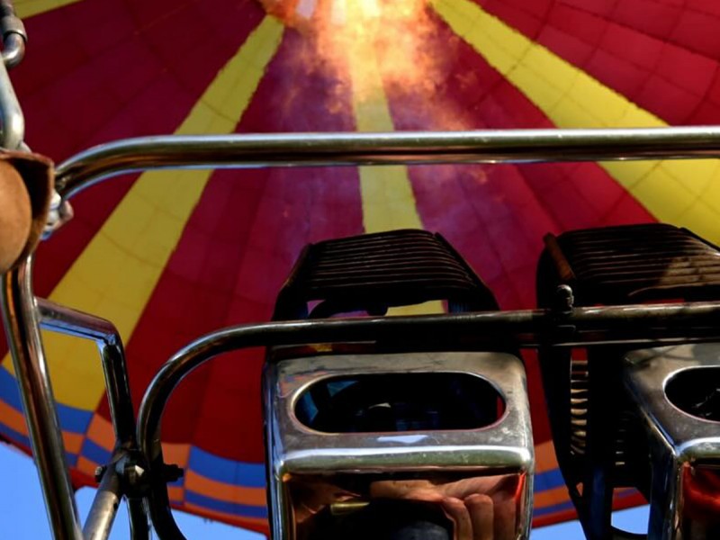 Zbor ancorat cu balonul cu aer cald pentru grupuri, la nunti, botezuri sau evenimente corporate