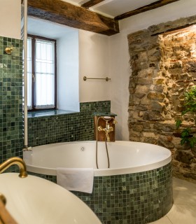 Luxury accommodation in a castle with breakfast for couples