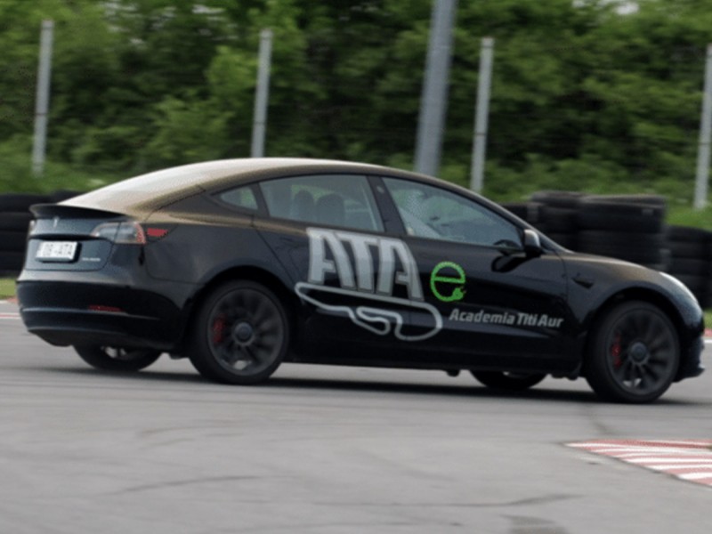 Superlative adrenaline with TESLA Performance: 8 laps at Titi Aur Academy