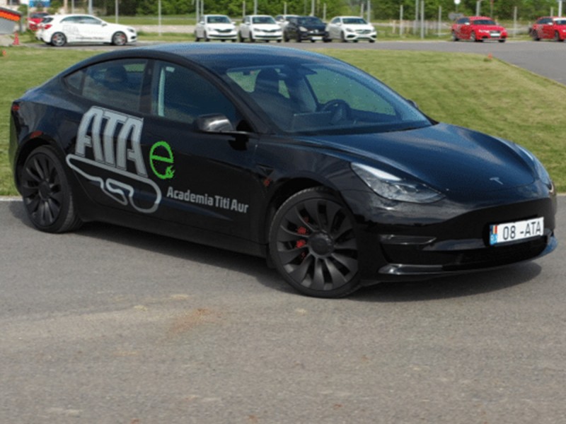 Superlative adrenaline with TESLA Performance: 8 laps at Titi Aur Academy