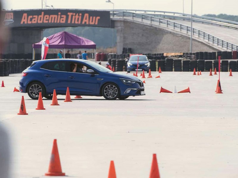Learn to be safe on the defensive driving course - level 2