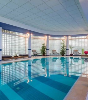 Swimming lessons for adults at the InterContinental Athenee Palace
