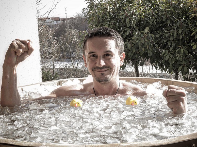 Metoda Wim Hof (baie in gheata) - Cheia catre sanatate si energie