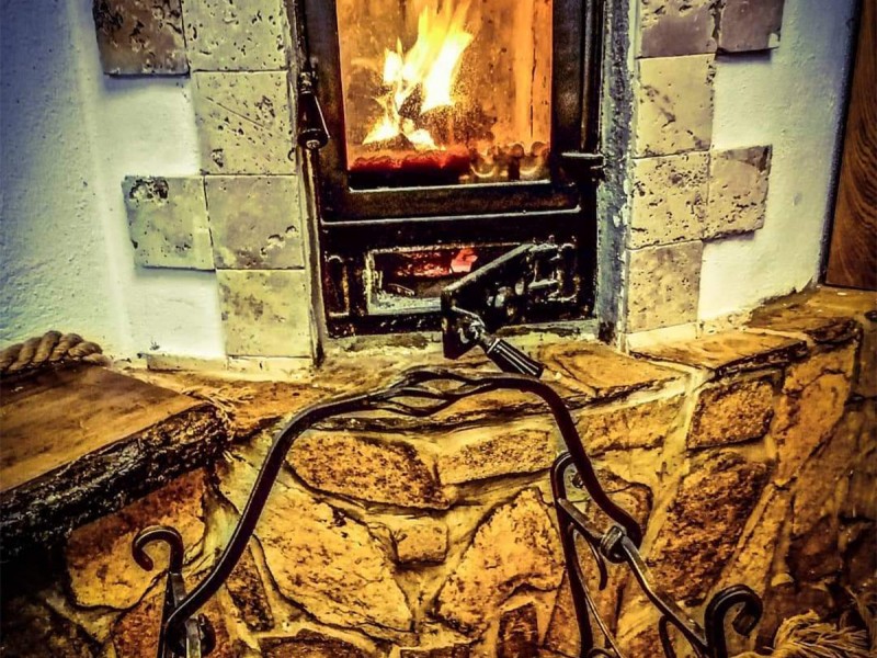 Spend 2 nights in the Hobbit Cottage in Taramul de Vis, Valcea