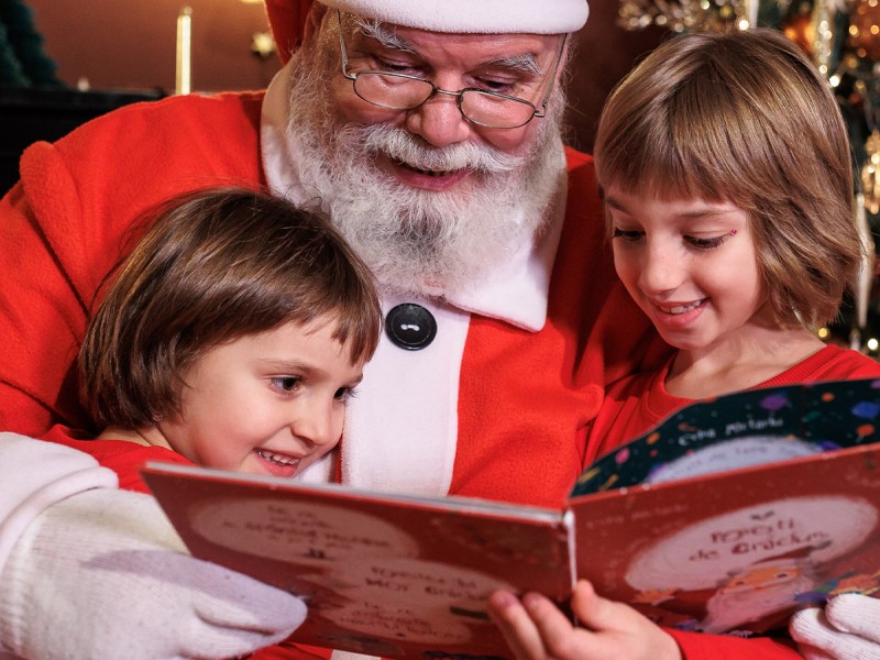 Capture the magic of Christmas with a photo shoot with Santa Claus in Bucharest