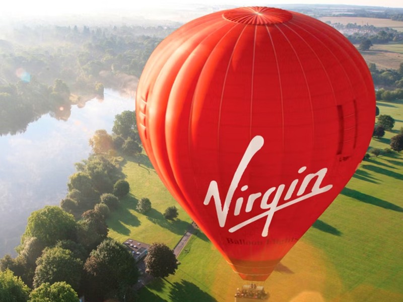 Sunrise hot air balloon flight with champagne for 2 in over 100 locations in the UK