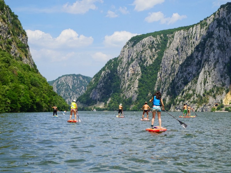Stand up paddle in Banatul Montan - defileul Dunarii si cheile Nerei