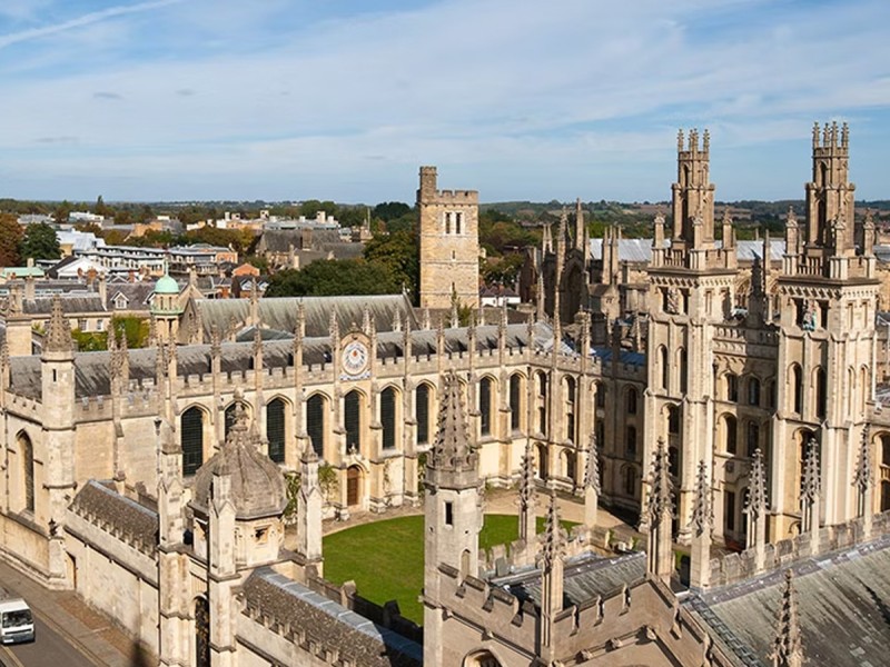30-minute helicopter flight for two to 52 locations of your choice in the UK