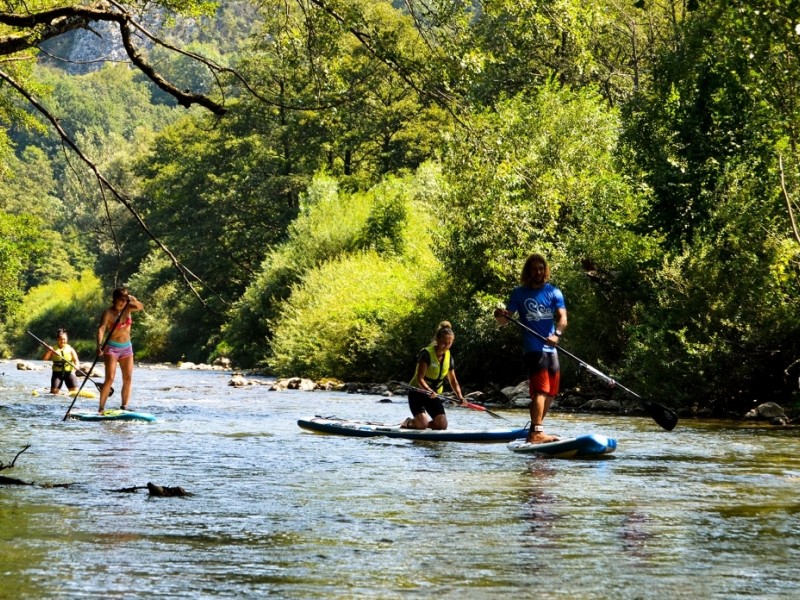 Stand up paddle in Banatul Montan - defileul Dunarii si cheile Nerei