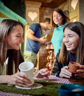 Alice in Puzzleland - Escape Room pentru doua persoane, in UK