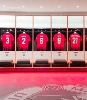 Manchester United stadium tour for 2 children and 2 adults