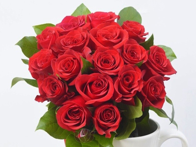 We deliver joy and love with a bouquet of roses, in Bucharest