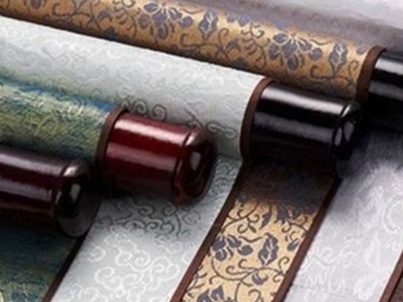 Numele tau adaptat in chineza si pictat pe pergament imperial