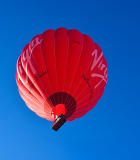Virgin hot air balloon flight and champagne for 2 in over 100 locations of your choice in the UK
