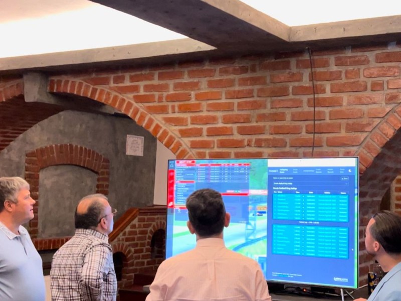 Powerful car racing simulator for groups in Bucharest