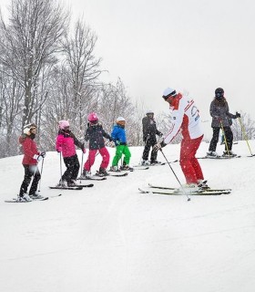 Ski lesson with family or friends
