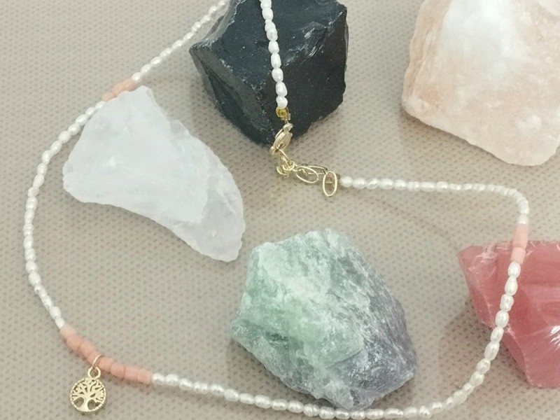 Atelier creativ in Bucuresti - Creeaza un colier cu Perle si Cristale naturale