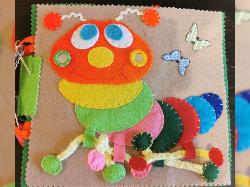 Experiente senzoriale - Carte textila handmade pentru copii