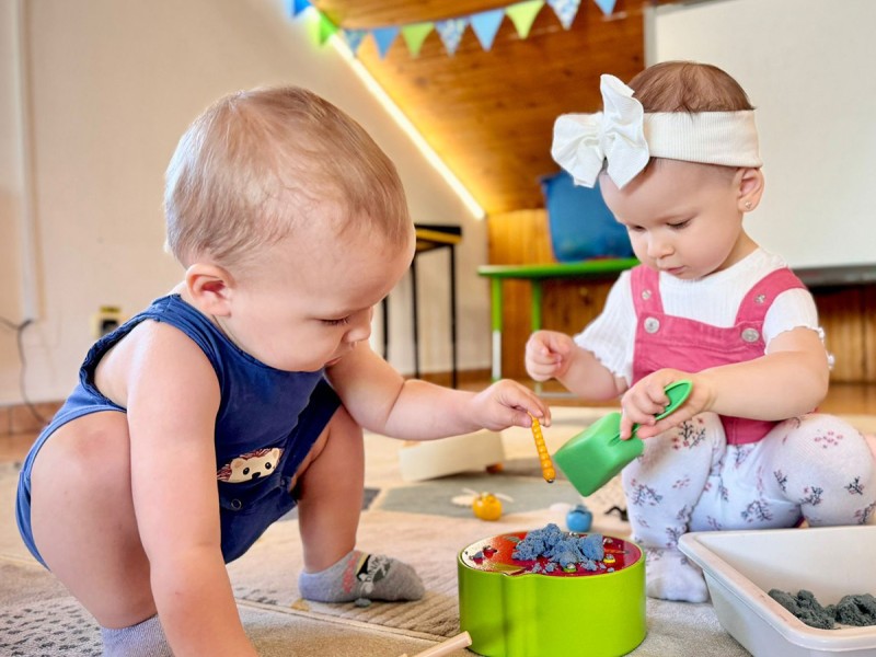 First step for connecting and communicating with your baby between 10 months and 1.5 years