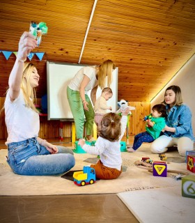 First step for connecting and communicating with your baby between 10 months and 1.5 years