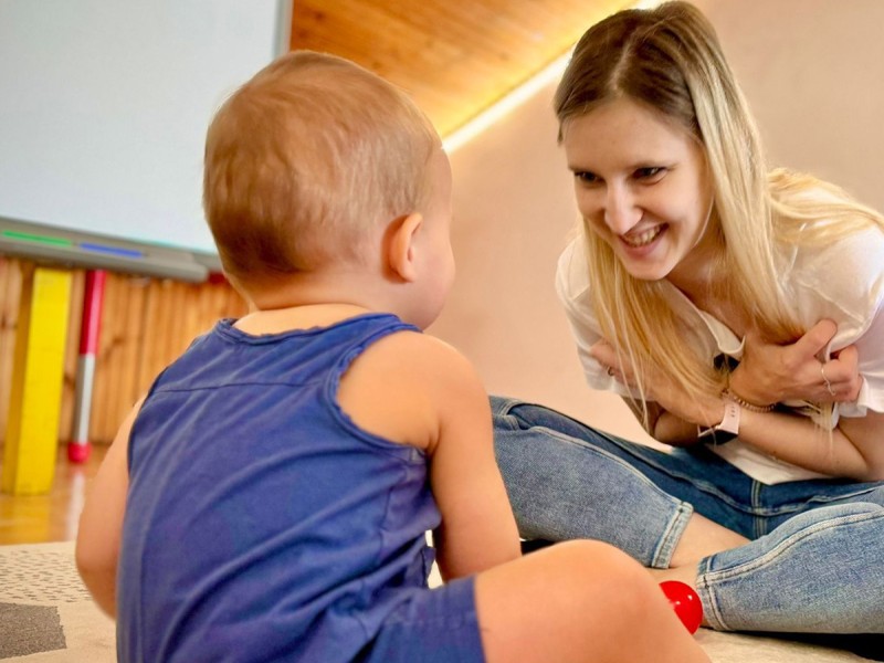 First step for connecting and communicating with your baby between 10 months and 1.5 years