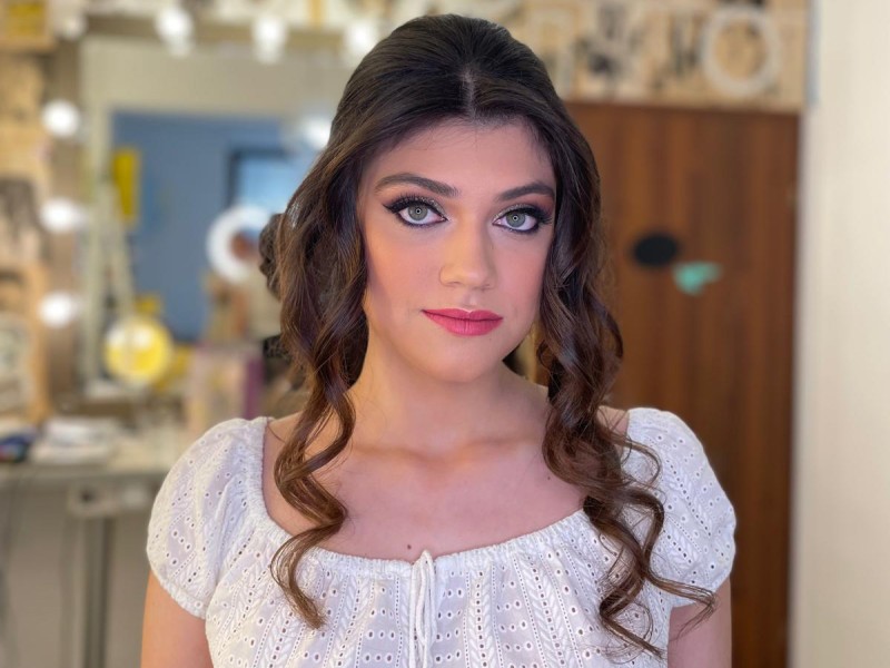 Glow at the event with a professional makeup in Bucharest