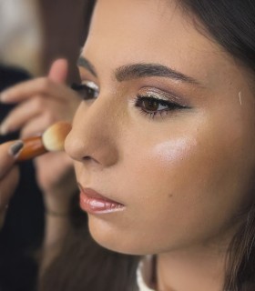 Be your own Make-up Artist - Self Make-up Course