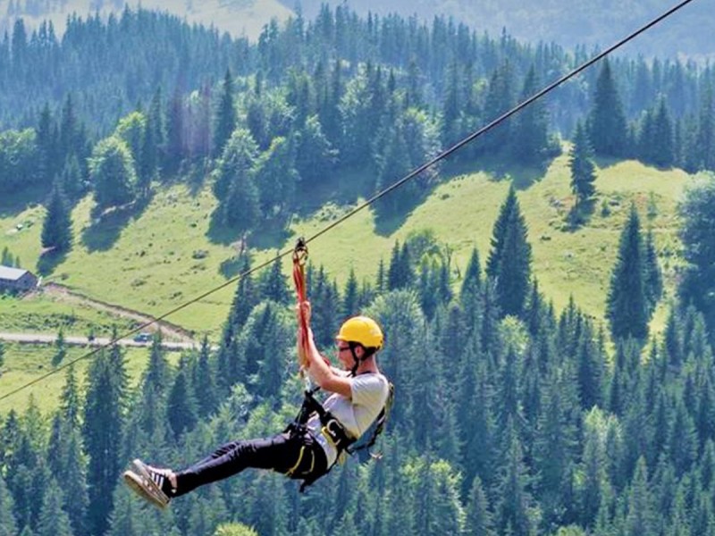 Mega Tiroliana Bucovina - Adventure on the largest zip line in Romania