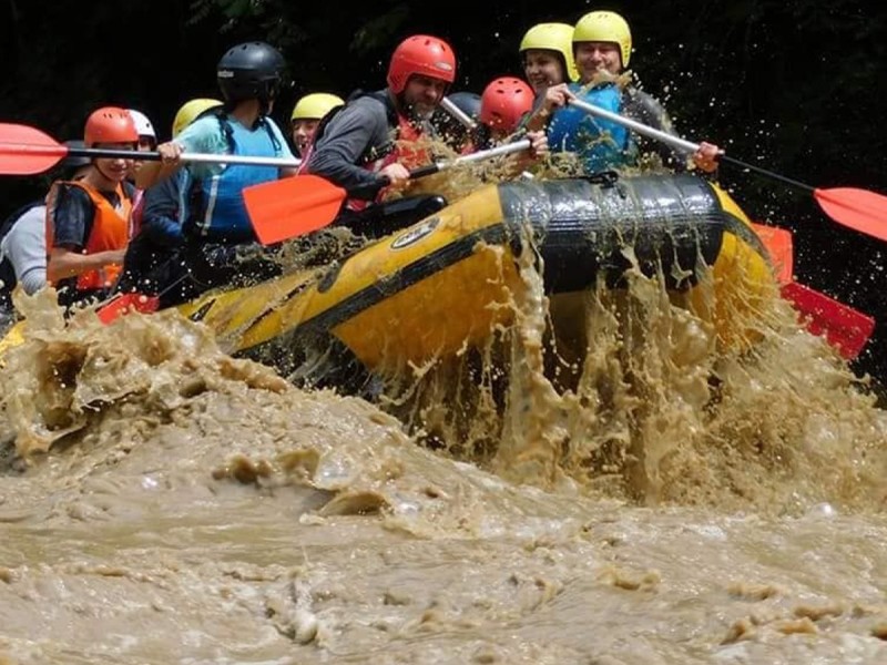 Aventura pe apa - Rafting pe raul Bistrita