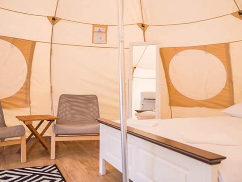 Vacanta de 3 nopti la Glamping in Bucovina, cu Mega Tiroliana, Rafting sau Caiac, Tir cu arma si Drumetie