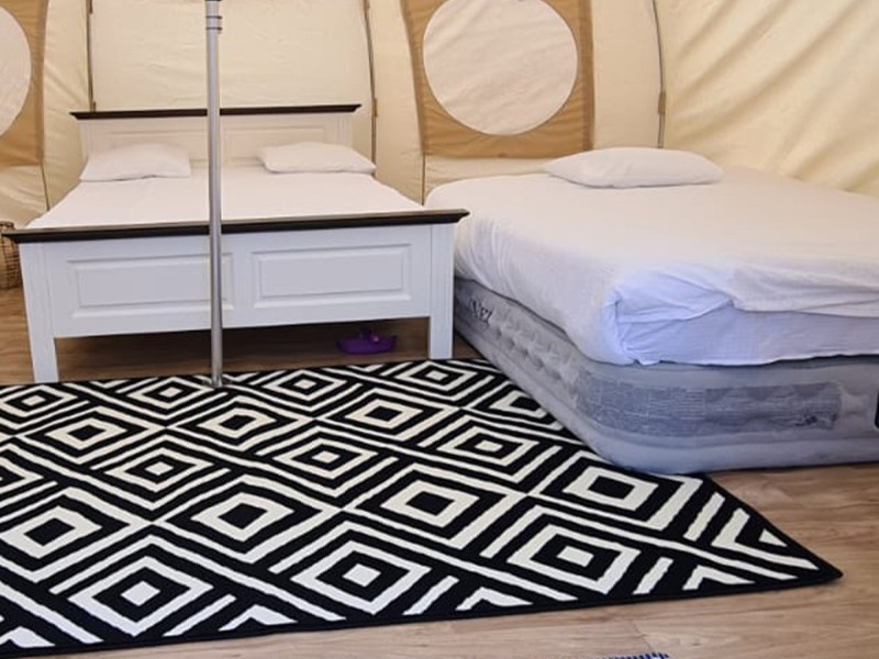 Vacanta de 3 nopti la Glamping in Bucovina, cu Mega Tiroliana, Rafting sau Caiac, Tir cu arma si Drumetie