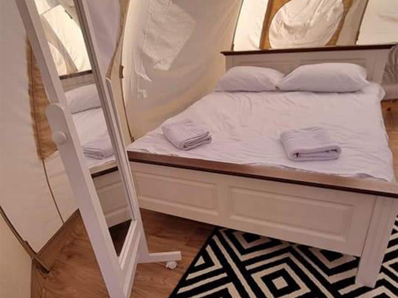 Vacanta de 3 nopti la Glamping in Bucovina, cu Mega Tiroliana, Rafting sau Caiac, Tir cu arma si Drumetie
