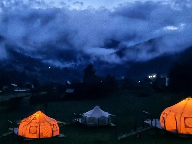 Vacanta de 3 nopti la Glamping in Bucovina, cu Mega Tiroliana, Rafting sau Caiac, Tir cu arma si Drumetie
