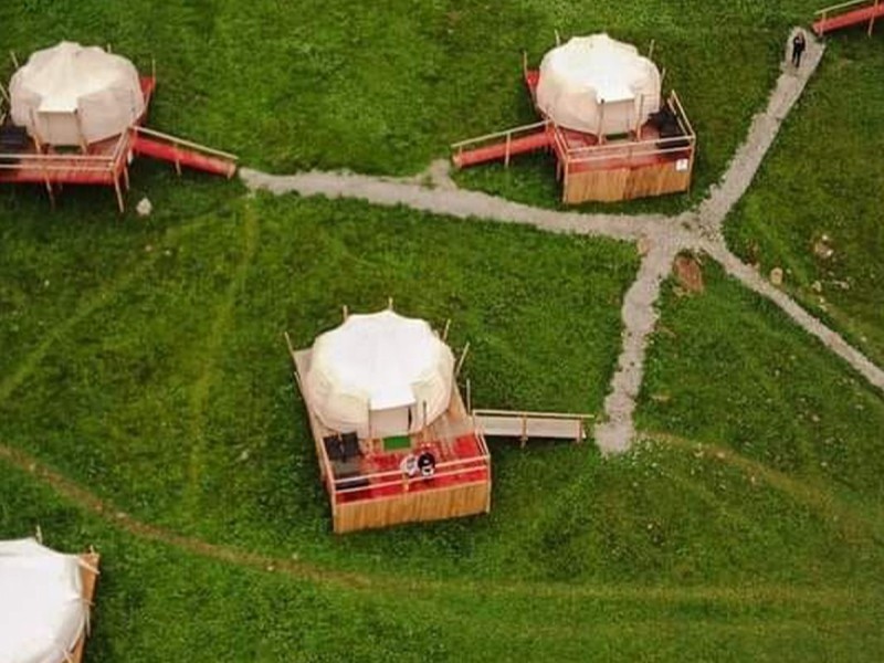 Vacanta de 3 nopti la Glamping in Bucovina, cu Mega Tiroliana, Rafting sau Caiac, Tir cu arma si Drumetie