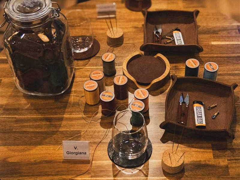 Atelier de cusut portofele din piele naturala, in Bucuresti