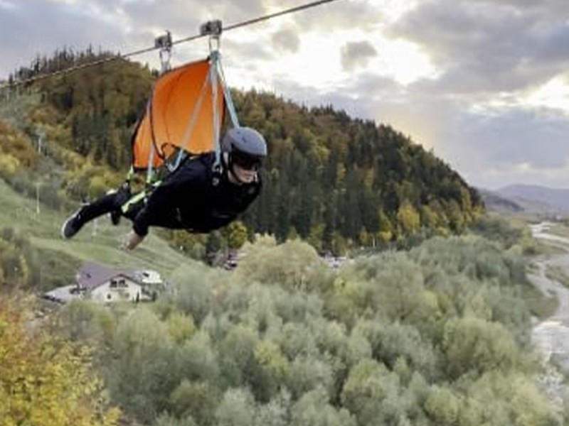 Mega Tiroliana Bucovina - Adventure on the largest zip line in Romania