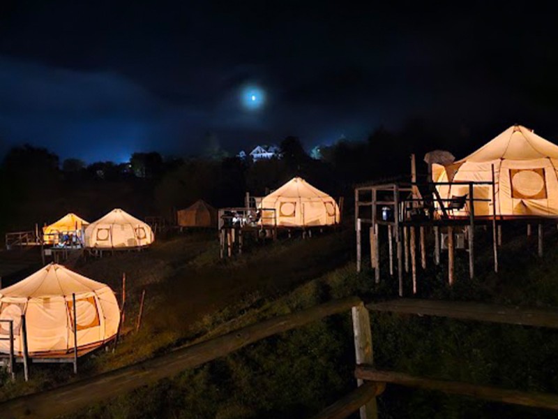 Vacanta de 3 nopti la Glamping in Bucovina, cu Mega Tiroliana, Rafting sau Caiac, Tir cu arma si Drumetie